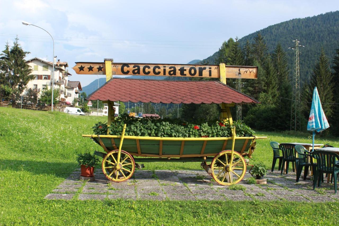 Albergo Ristorante Cacciatori เอารอนโซ ดิ คาโดเร ภายนอก รูปภาพ