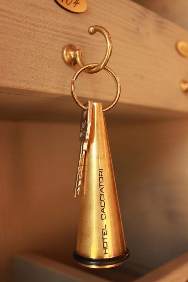 Albergo Ristorante Cacciatori เอารอนโซ ดิ คาโดเร ภายนอก รูปภาพ