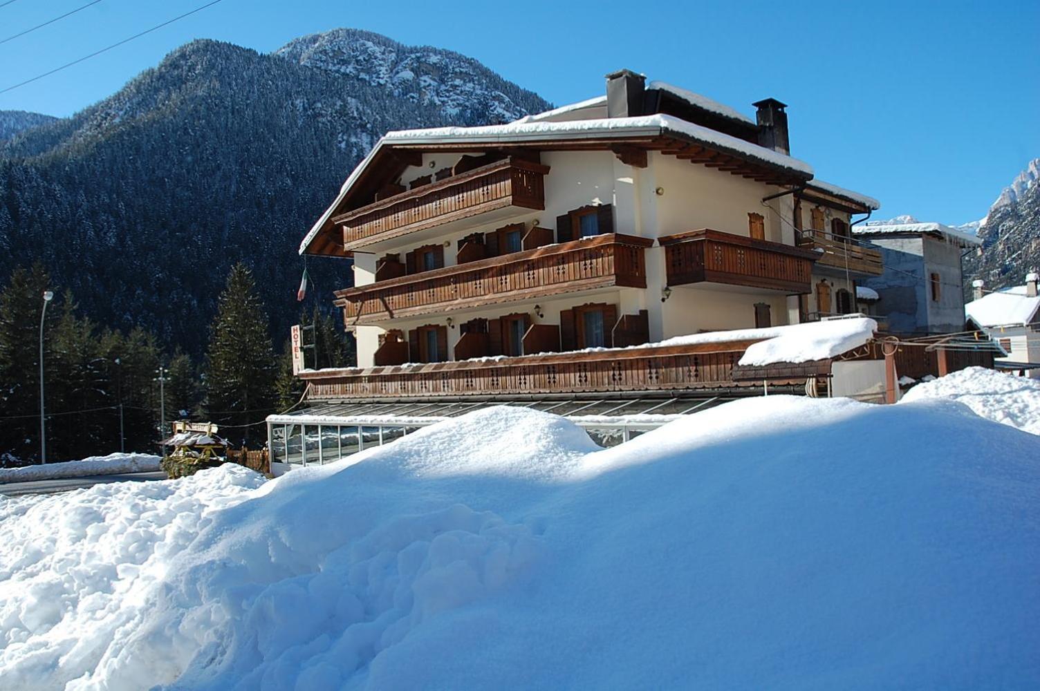 Albergo Ristorante Cacciatori เอารอนโซ ดิ คาโดเร ภายนอก รูปภาพ