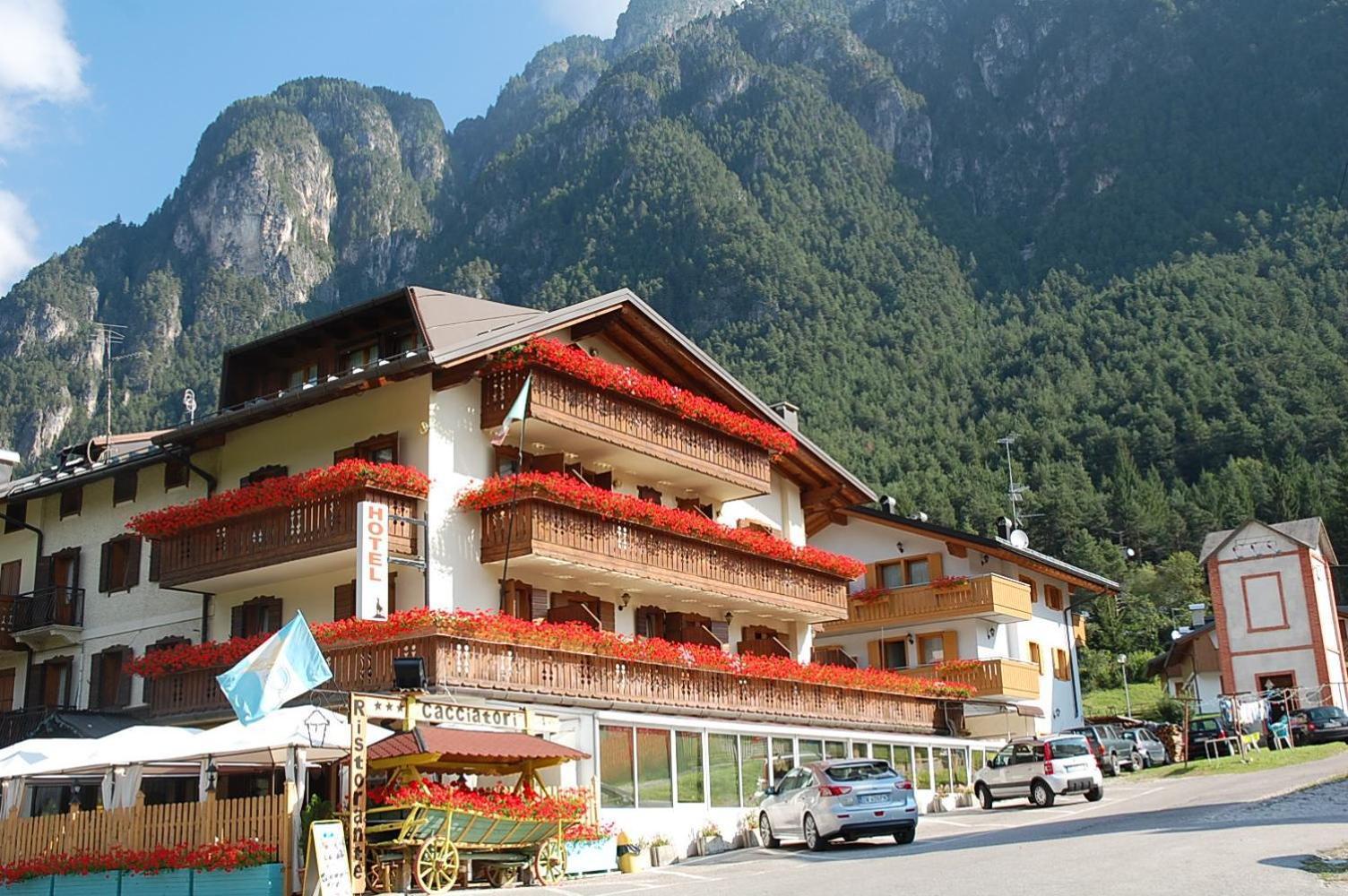 Albergo Ristorante Cacciatori เอารอนโซ ดิ คาโดเร ภายนอก รูปภาพ