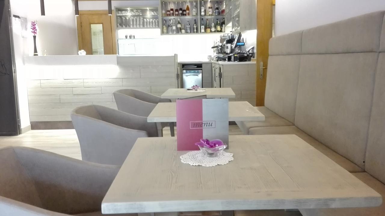 Albergo Ristorante Cacciatori เอารอนโซ ดิ คาโดเร ภายนอก รูปภาพ